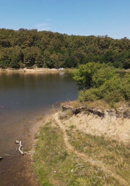 Tauț Lake